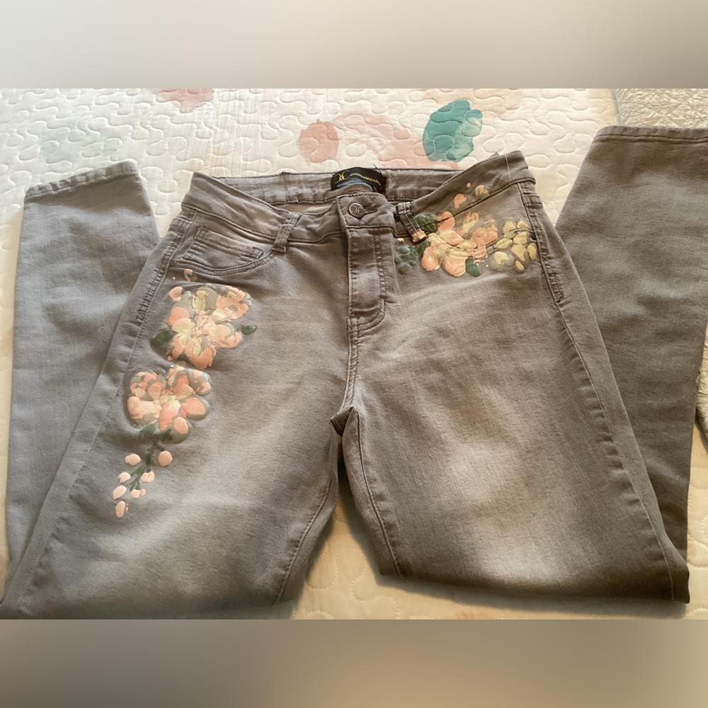 Catherine Malandrino Gray Jeans with Pink Floral Design
